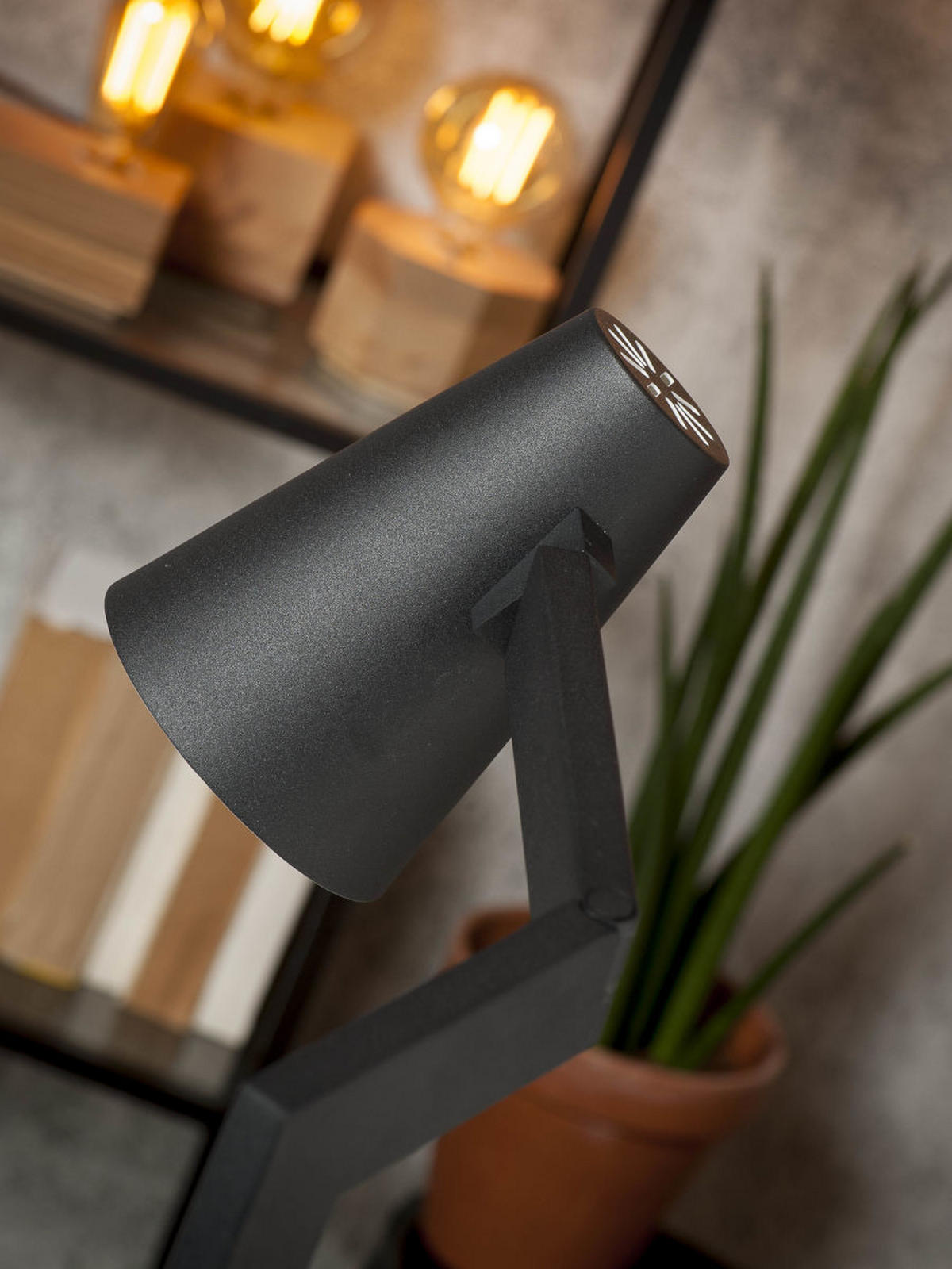 STEHLEUCHTE - Schwarz, Design, Metall (28/143/43cm) - It's about Romi