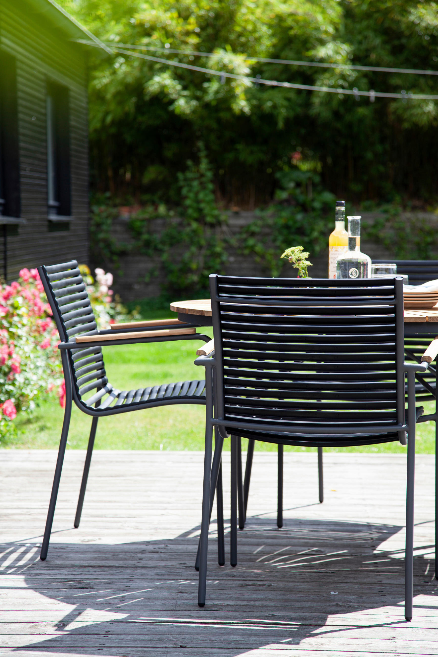 STAPELSTUHL in Kunststoff Anthrazit, Schwarz, Teakfarben  - Anthrazit/Schwarz, KONVENTIONELL, Holz/Kunststoff (60/84/56cm) - Gardenson