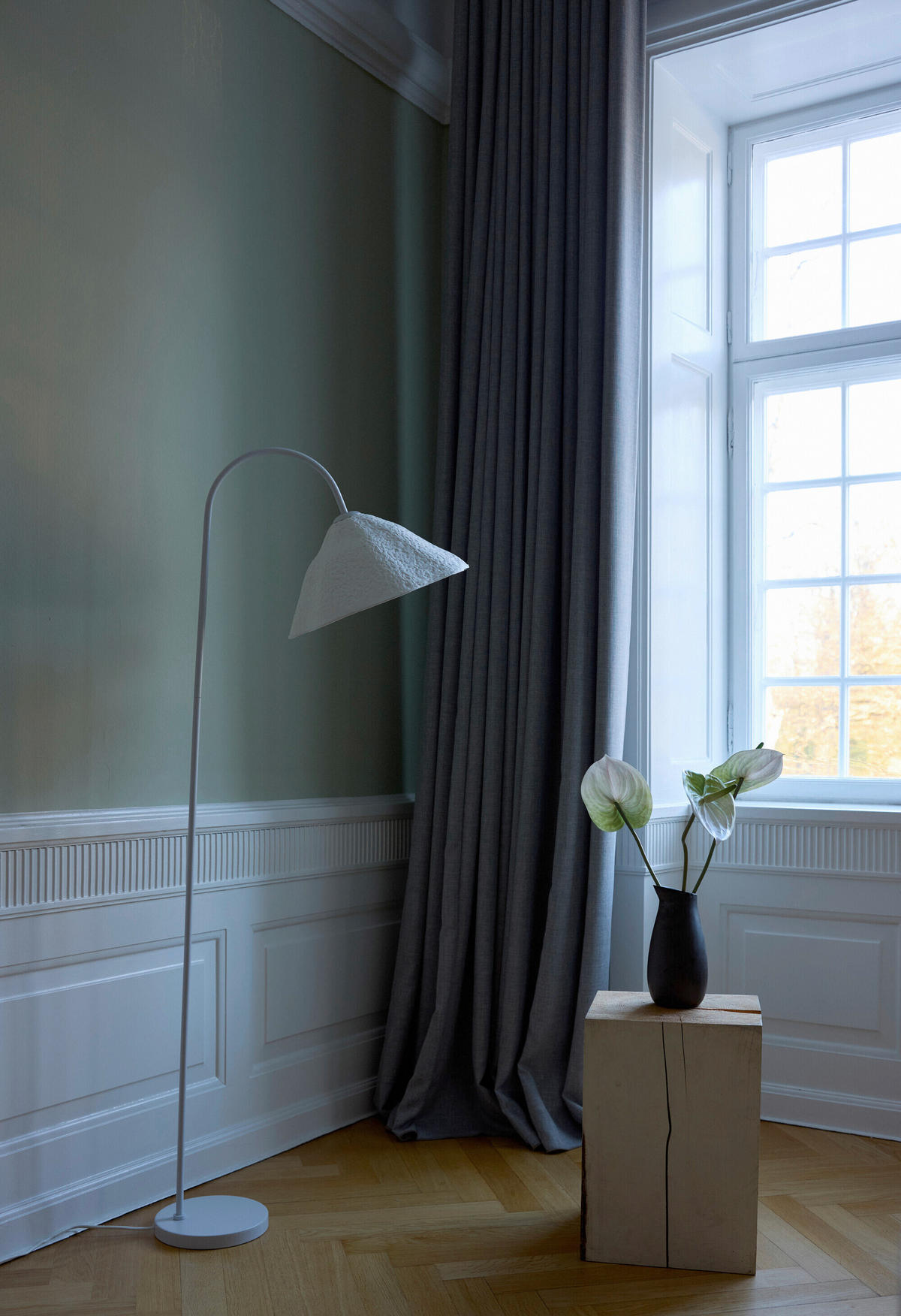 STEHLEUCHTE 39,6/56,8/153 cm    - Weiß, Design, Papier/Metall (39,6/56,8/153cm) - Osram