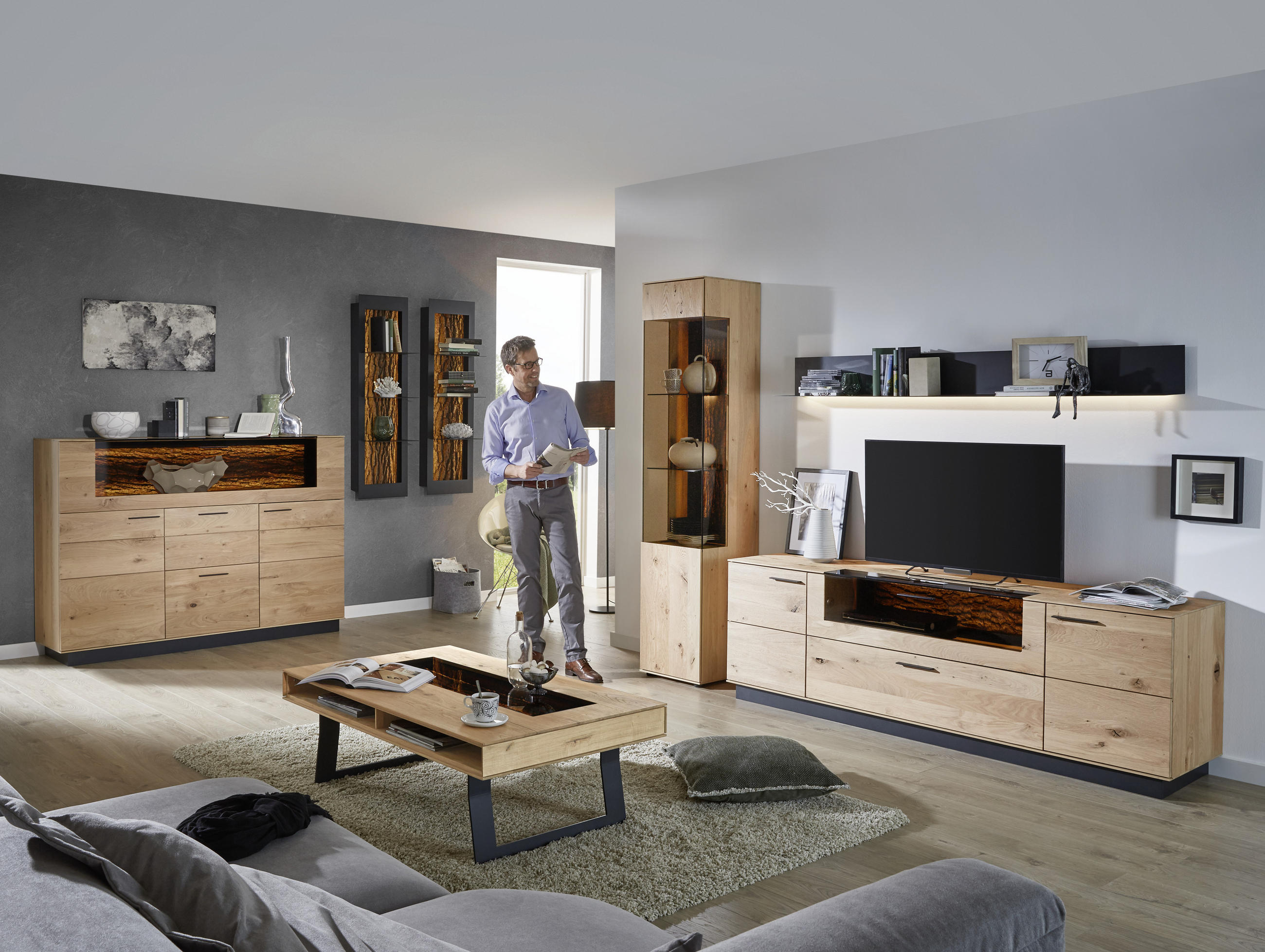WOHNWAND Kerneiche vollmassiv Anthrazit, Eichefarben, Bronzefarben Einlegeboden - Eichefarben/Anthrazit, Design, Glas/Holz (269/205/49cm) - Valnatura