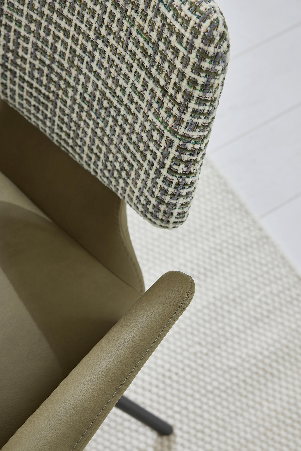 ARMLEHNSTUHL  in Lederlook, beschichtet  - Anthrazit/Beige, Design, Textil/Metall (64/87/56,5cm) - Musterring