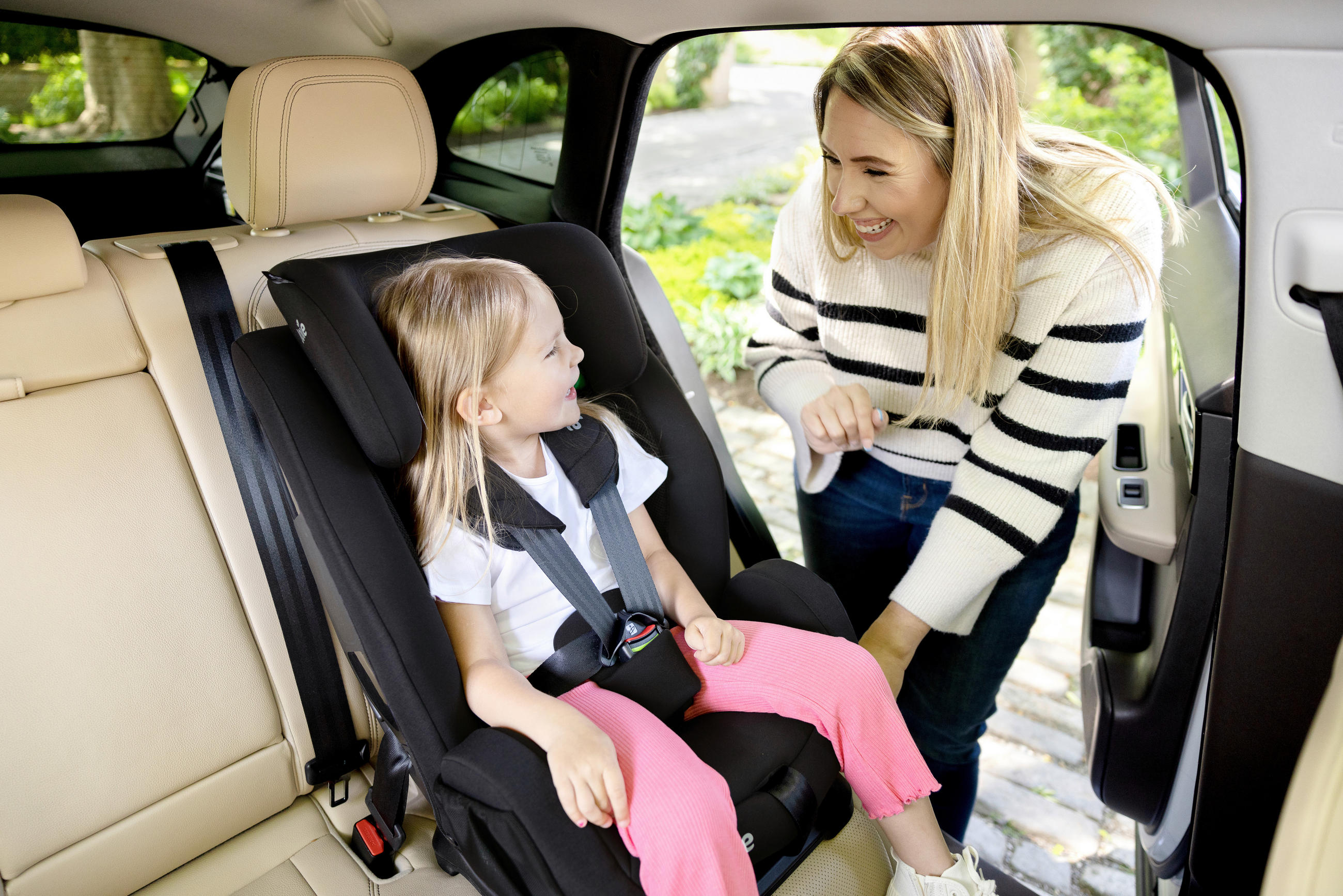 Thumbnail - Joie Kinderautositz Fortifi R129, Grau, Textil, 53x46x56 cm, ECE R 129, 5-Punkt-Gurtsystem, abnehmbarer und waschbarer B...