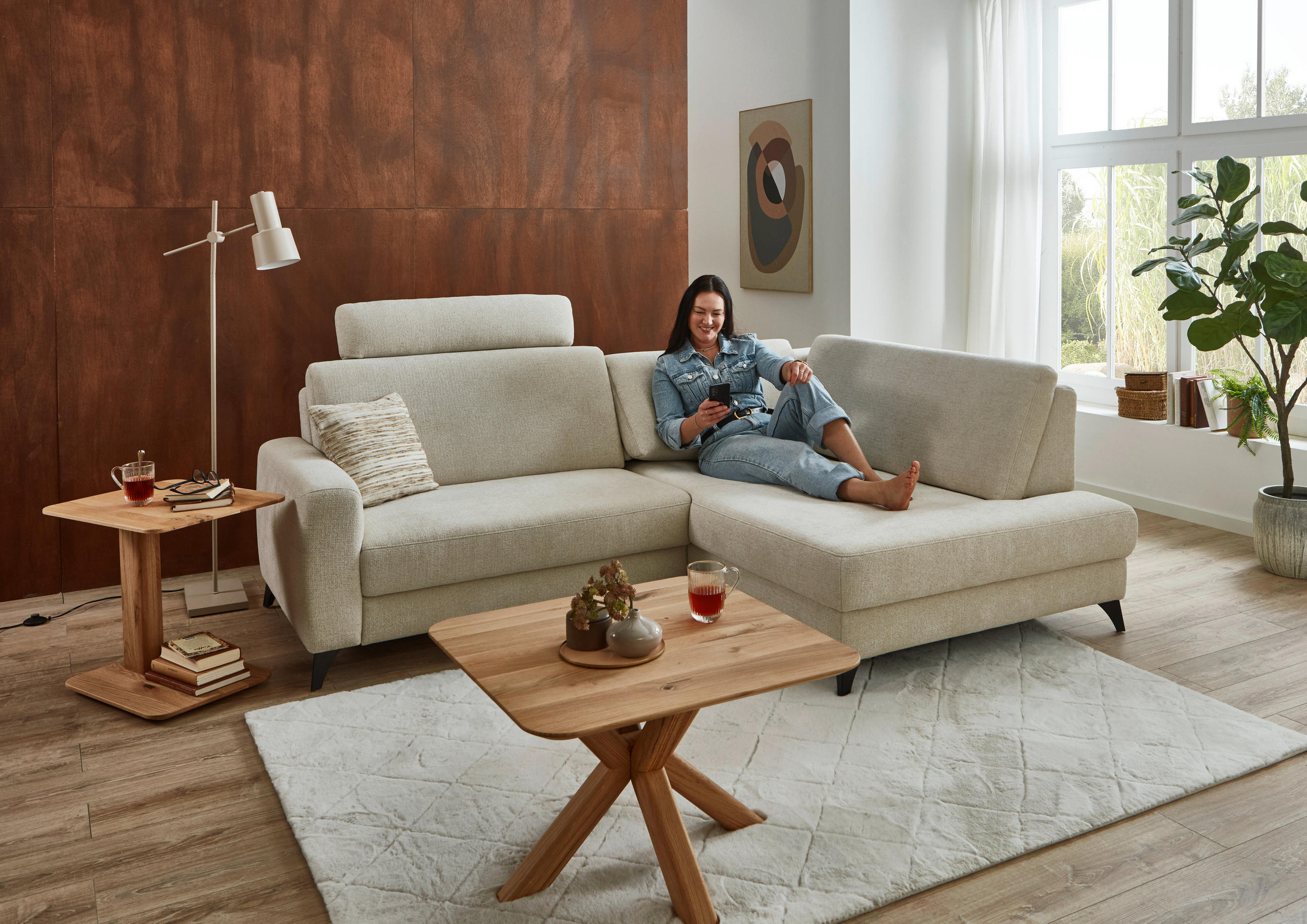 Thumbnail - Valnatura Ecksofa, Beige, Textil, 3-Sitzer, Ottomane rechts, L-Form, 239x182 cm, Goldenes M, erweiterbar, Bettkasten erh...