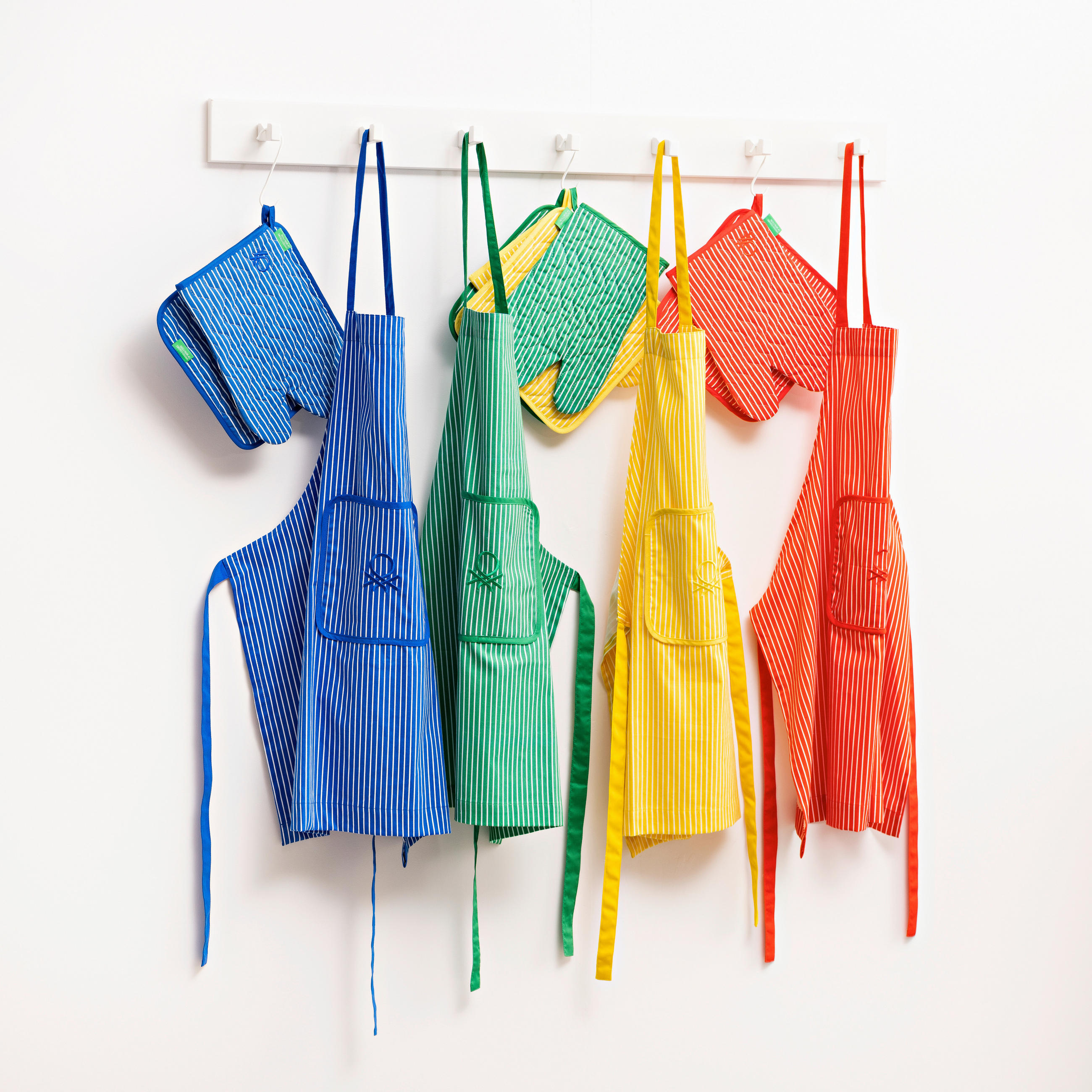 SCHÜRZEN-SET Rot  - Rot, Basics, Textil (30/25/2cm) - Benetton