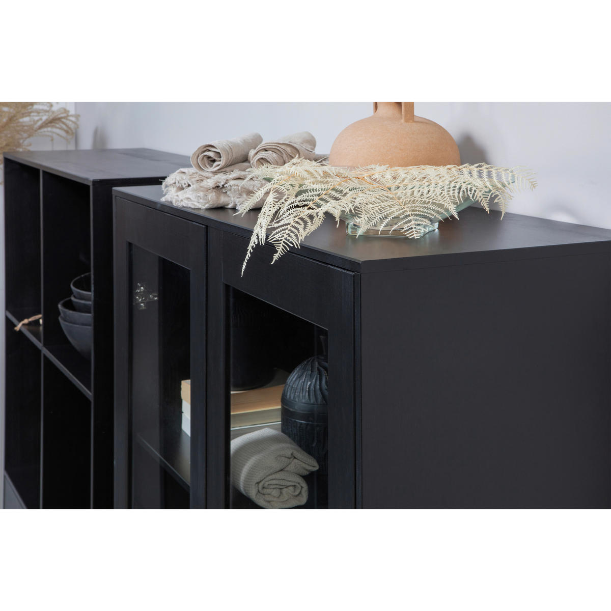 VITRINE  in massiv Kiefer Schwarz  - Schwarz, Design, Glas/Holz (100/155/40cm) - Livetastic