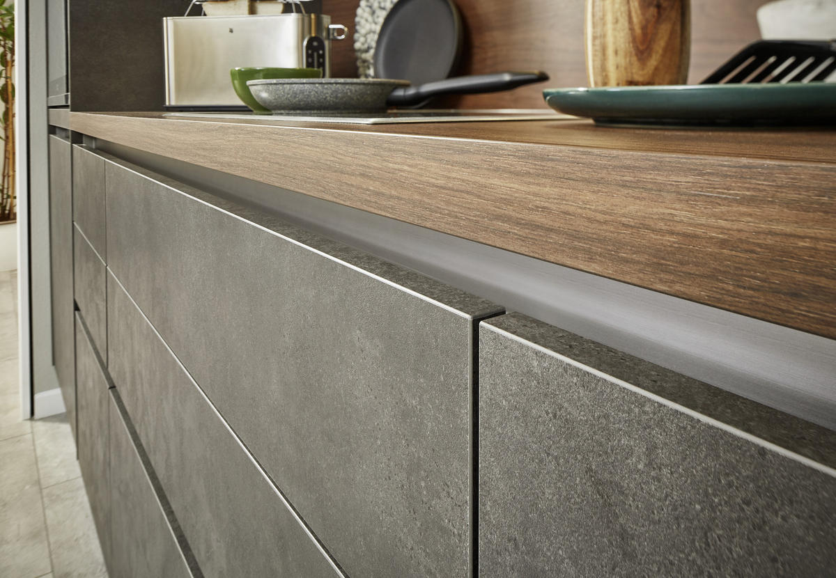 INBYGGNADSKÖK   - Design, trämaterial - Celina