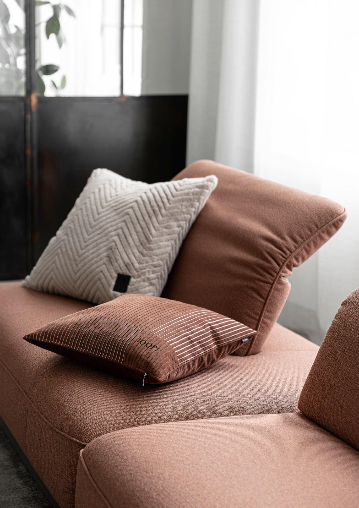 KISSENHÜLLE J-Divided 50/50 cm  - Hellgrau/Creme, Trend, Textil (50/50cm) - Joop!