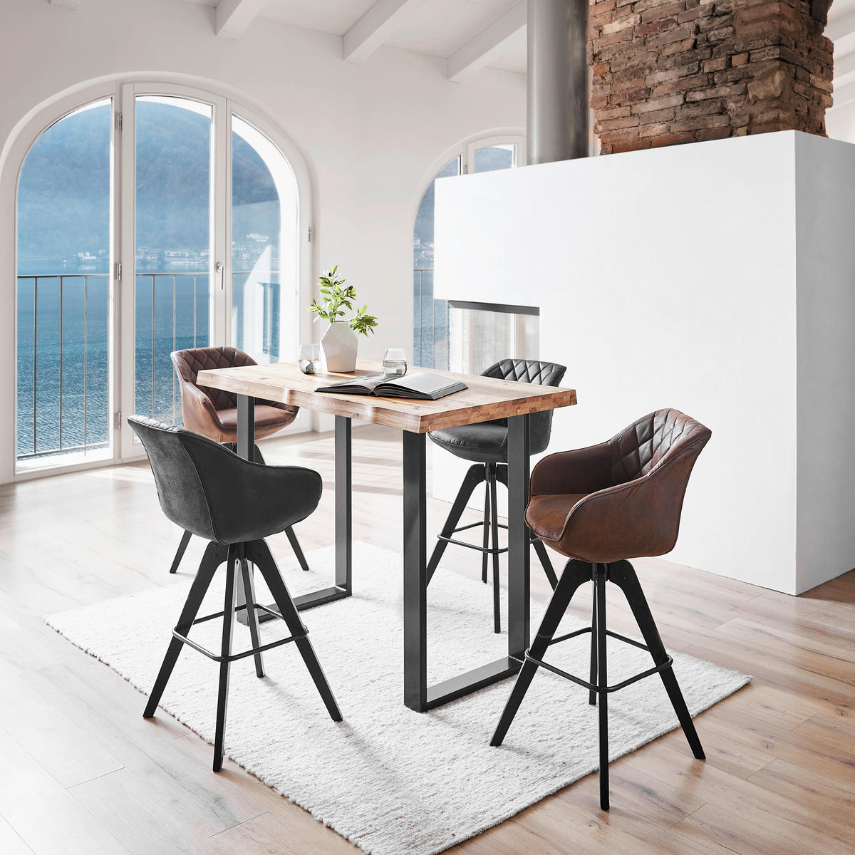 BARTISCH Wildeiche massiv rechteckig Schwarz, Eichefarben - Einrichtungsbeispiel