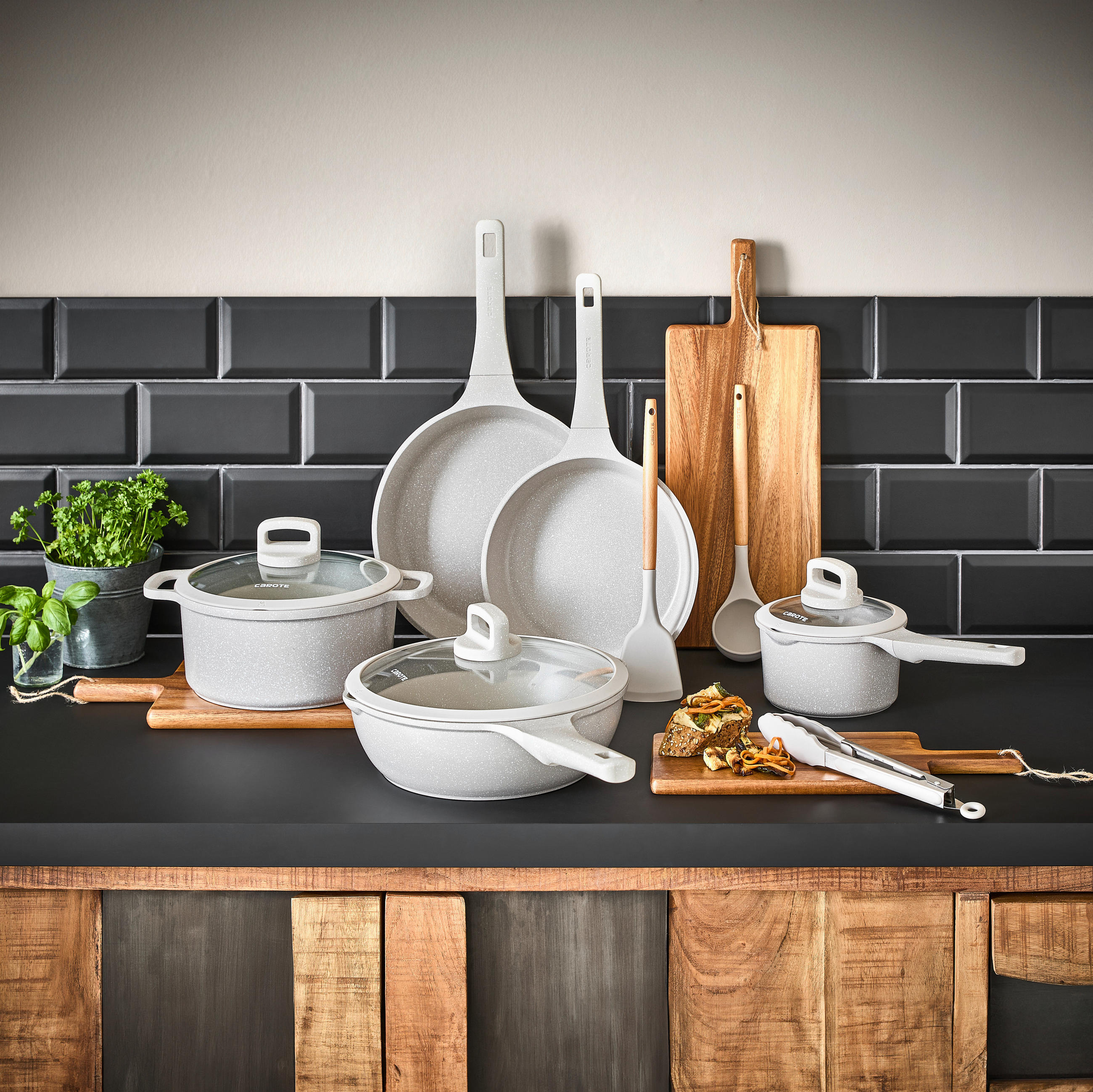 SET DE OALE 8 piese  - bej/străveziu, Basics, plastic/sticlă - Homeware Profession.