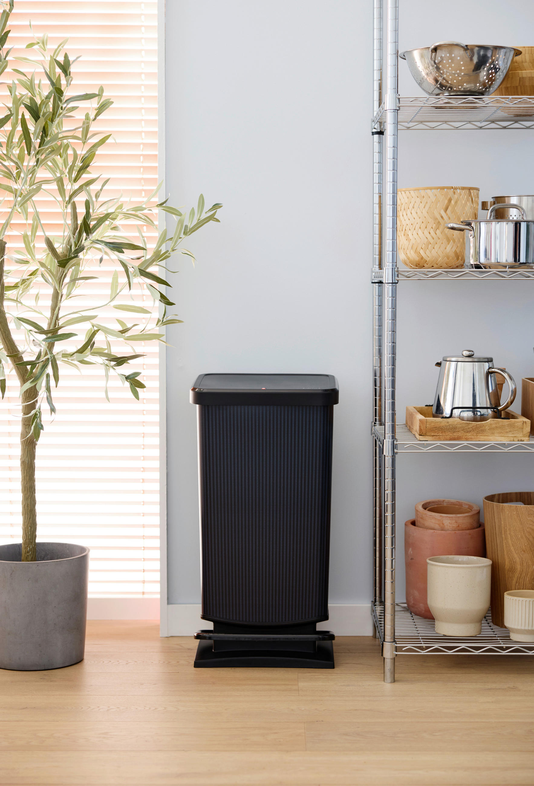 Thumbnail - Rotho Treteimer blau B/H/L: ca. 29x67x35 cm