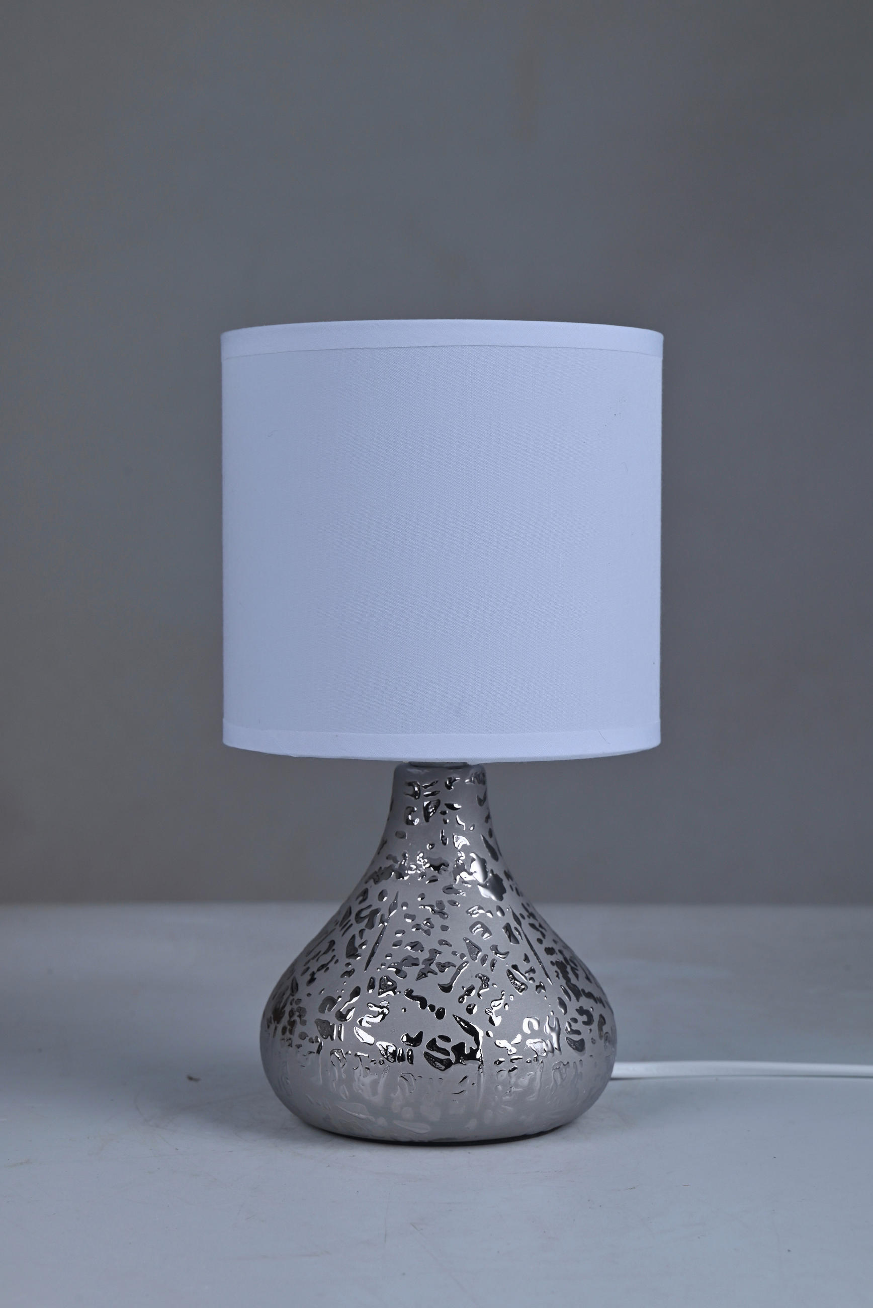 Thumbnail - POCOline Keramik_Tischleuchte Auri silber Keramik B/H/L: ca. 14x25x14 cm E14 1 Brennstellen