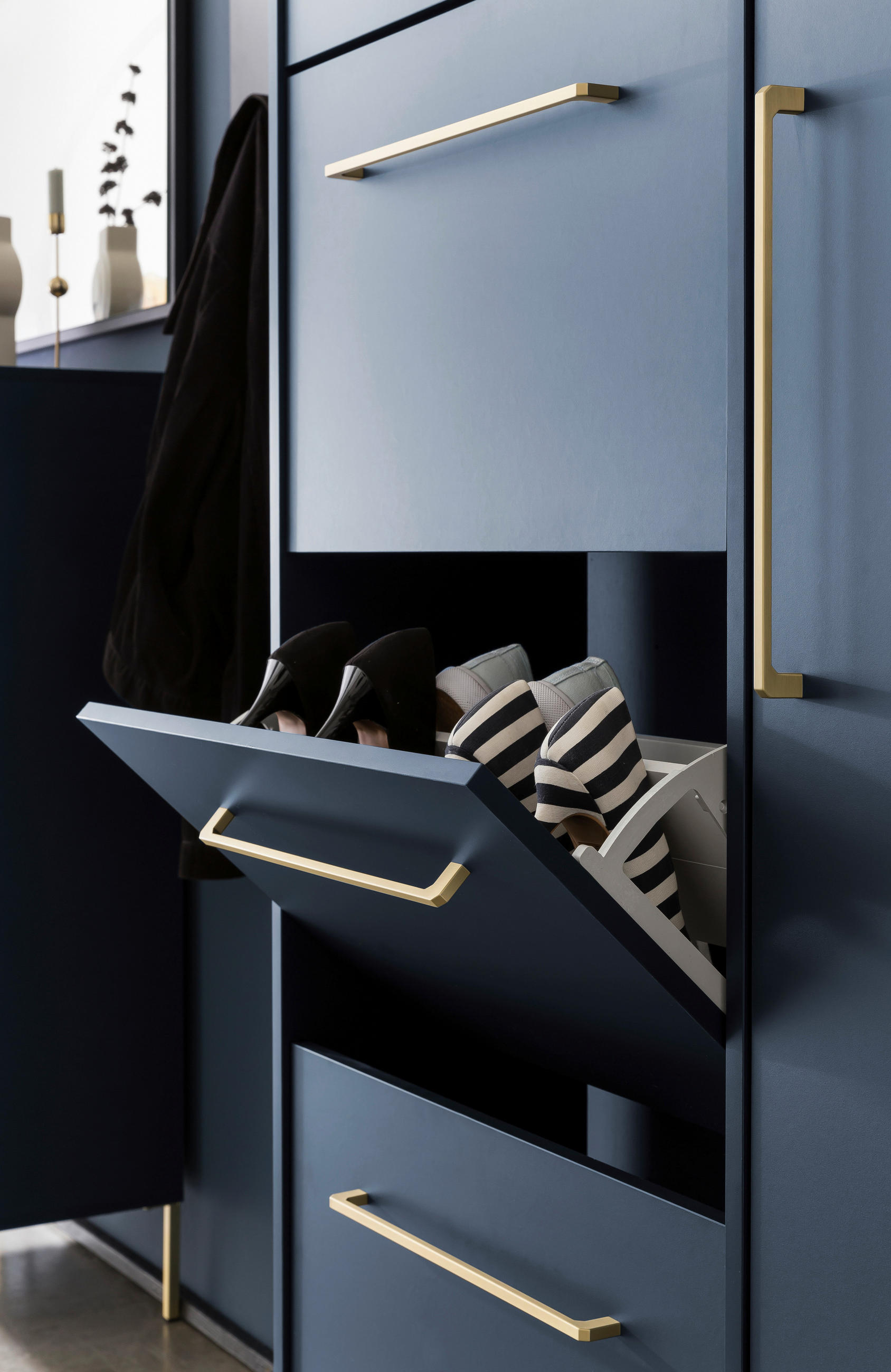 Thumbnail - Schuhschrank Kent dunkelblau B/H/T: ca. 88,4x174,2x30 cm