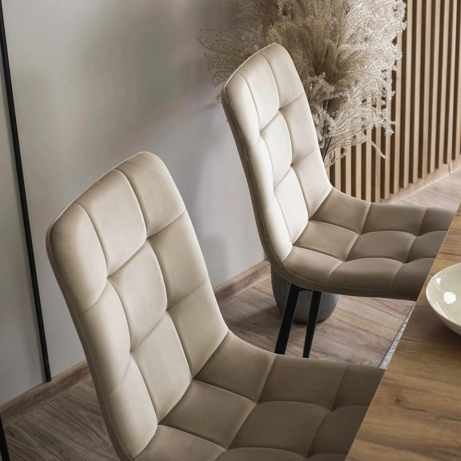 Thumbnail - Stuhl PERU beige Velourstoff B/H/T: ca. 42x90,5x52 cm