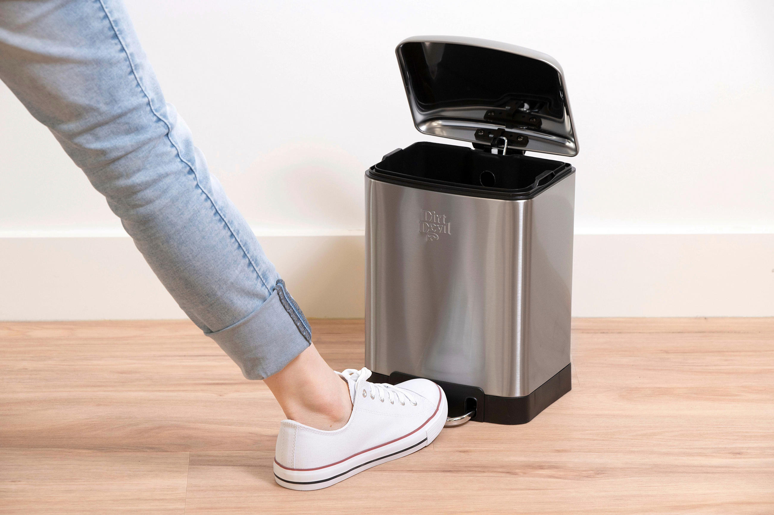 Thumbnail - Dirt Devil Treteimer silber Edelstahl B/H/T: ca. 23x32,5x22,5 cm