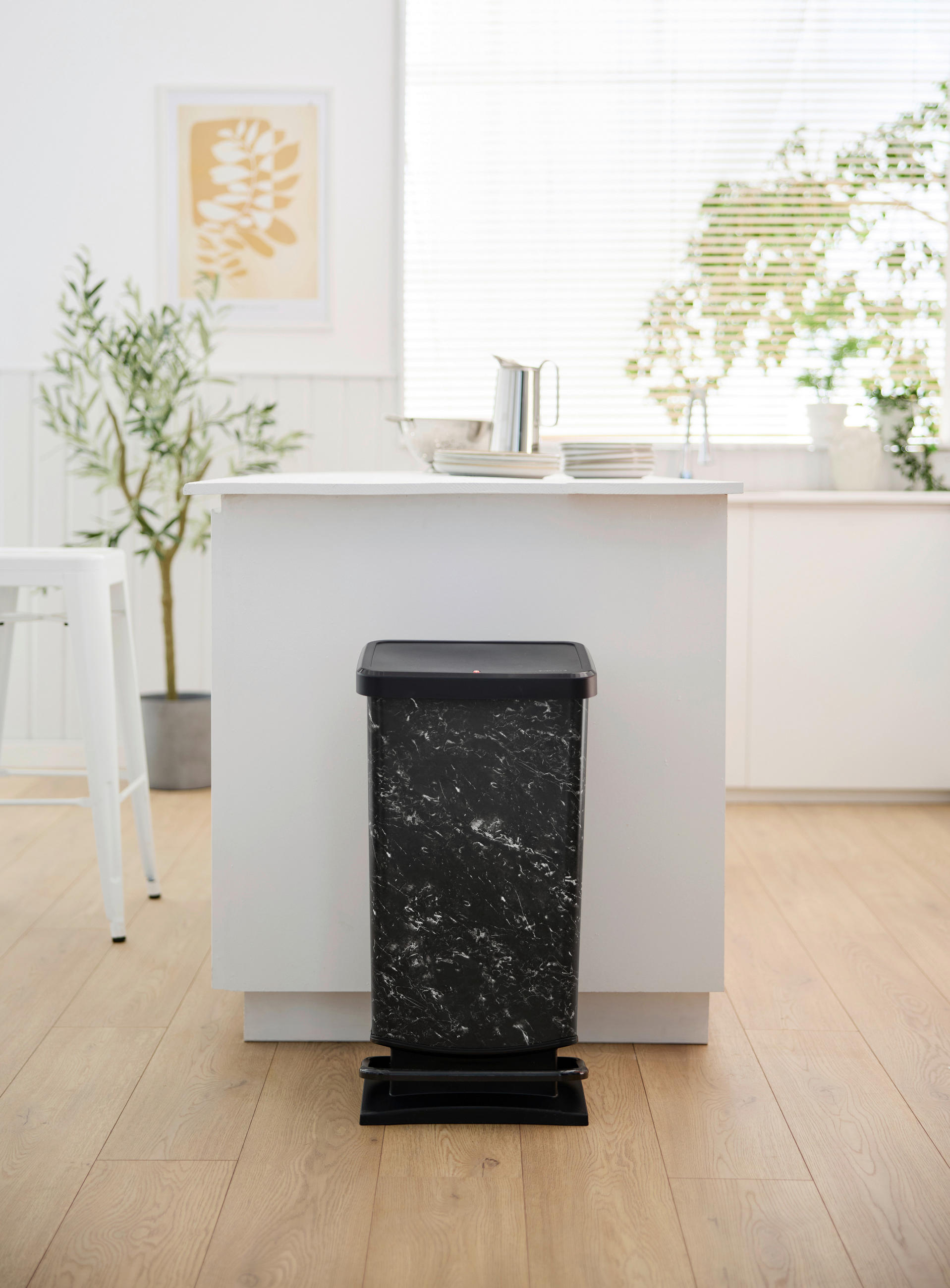 Thumbnail - Treteimer schwarz B/H/L: ca. 29x67x35 cm