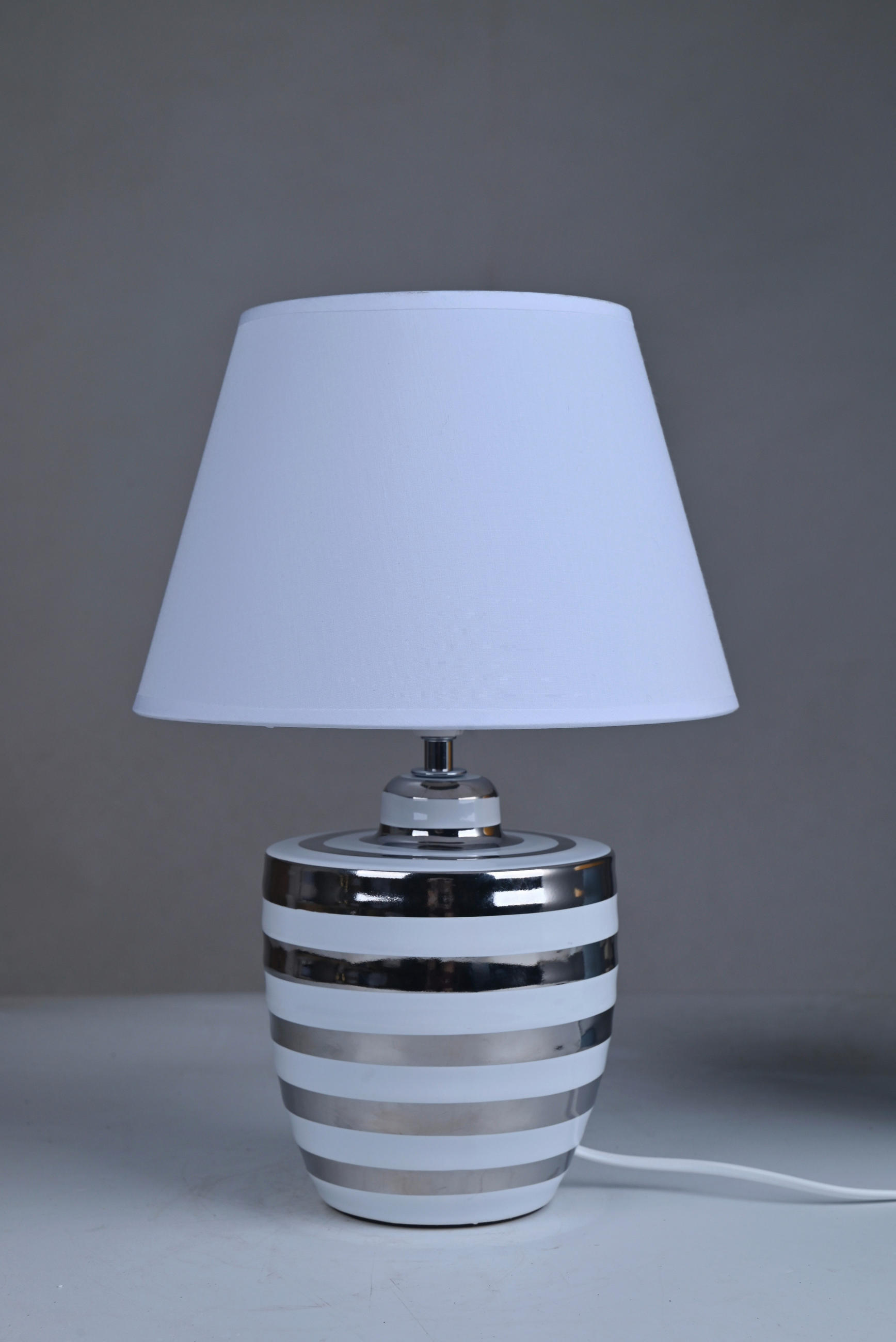 Thumbnail - POCOline Keramik_Tischleuchte Annelie silber weiß Keramik B/H/L: ca. 25x37x26 cm E14 1 Brennstellen